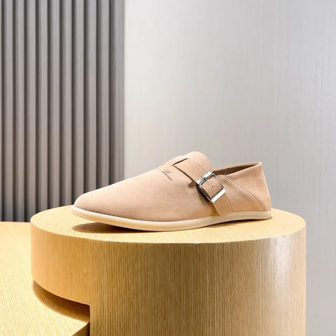 Factory price 420💰[loro piana] 2025 new moccasins, popular casual sneakers for street men. The shoes are made of first-layer suede leather uppers with rubber soles. They are classic. The complex craftsmanship and meticulous structure make the shoes light and soft, allowing you to walk comfortably and freely. Perfect for summer wear. Yardage: 38-45.